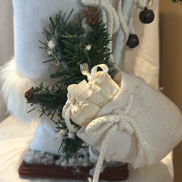 Santa 19" Tall Christmas Santa In White Suit Excellent Pre-owned Condition - Picture 8 of 11